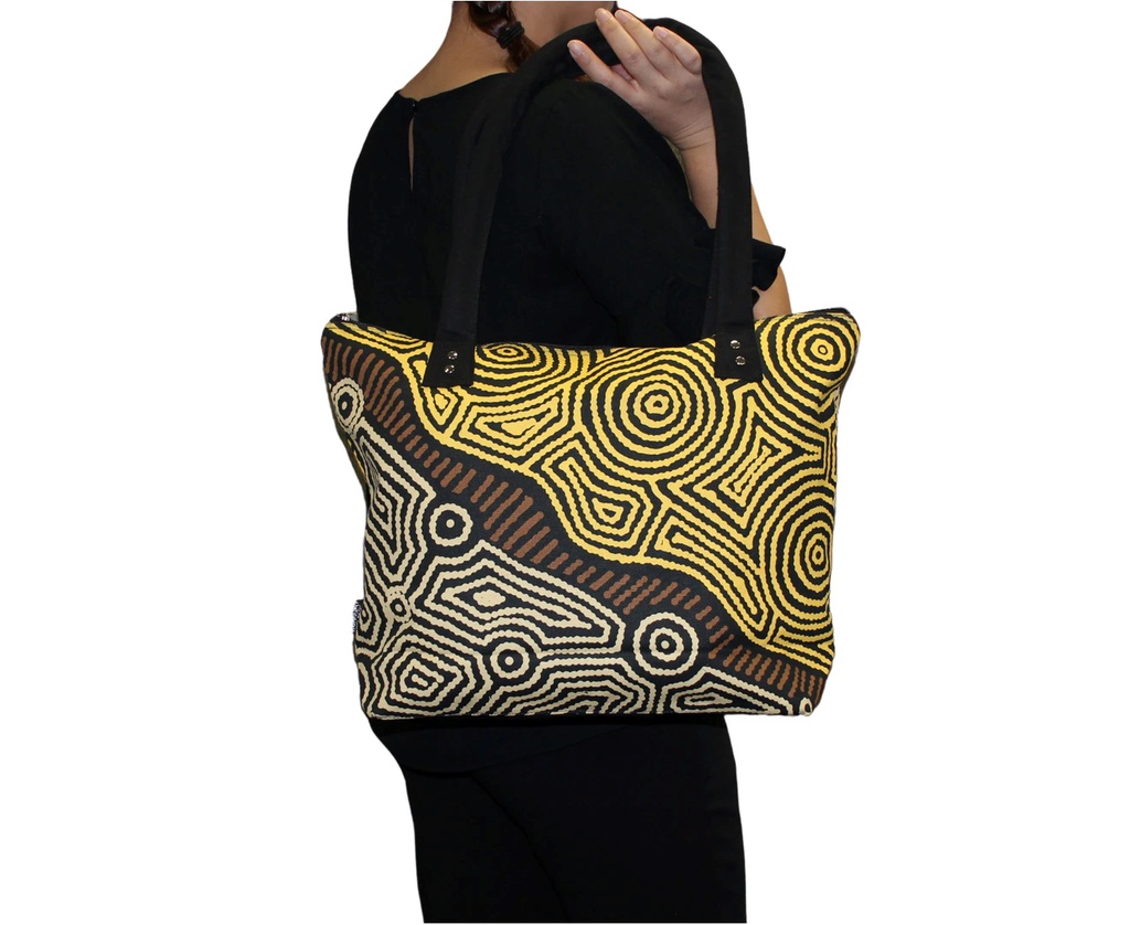 BAG ABORIGINAL DESIGN- FIRE COUNTRY DREAMIN G - THEO (FAYE) NANGALA HUDSON